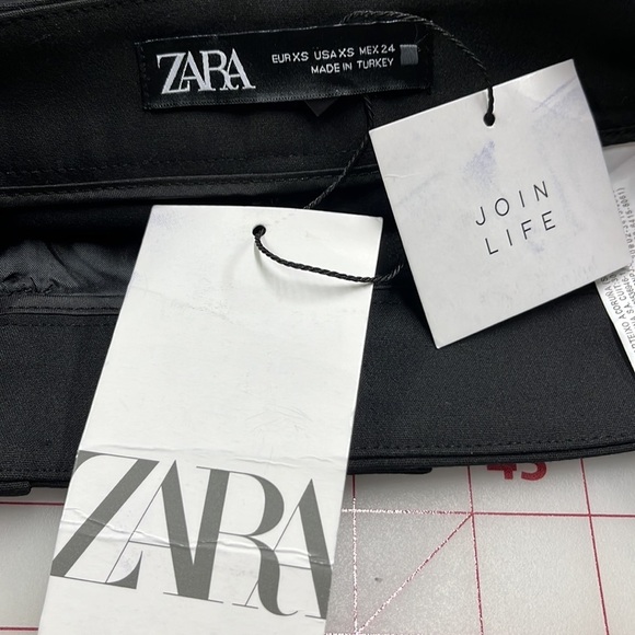 ZARA NWT Minimalist High Waisted Gold Button Black Bermuda Trouser Shorts SZ XS - Picture 7 of 14